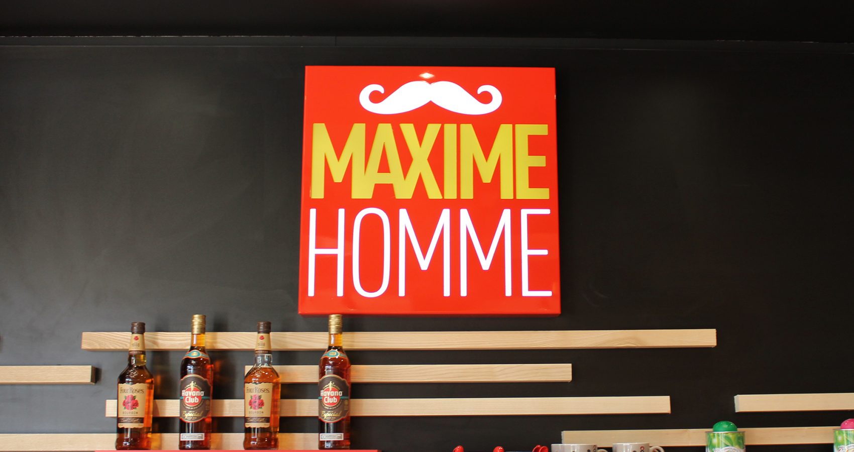 Maxime-homme-page-accueil-barbier-coiffeur-ambroise16