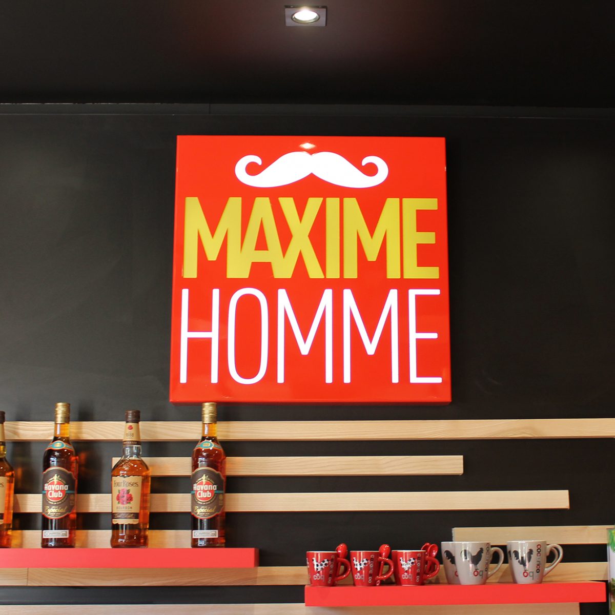 Maxime-homme-page-accueil-barbier-coiffeur-ambroise16