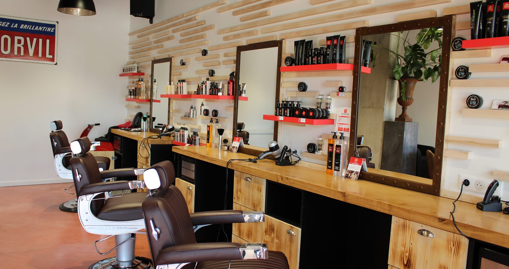 Maxime-homme-page-accueil-barbier-coiffeur-ambroise18