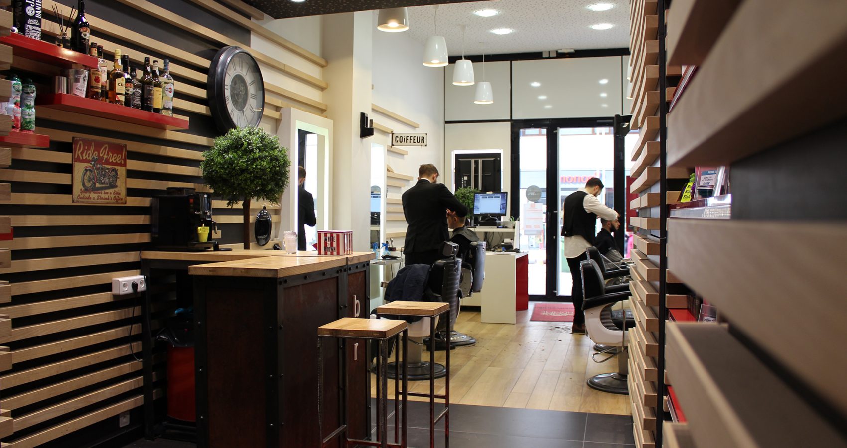 Maxime-homme-page-accueil-barbier-coiffeur-noyon5