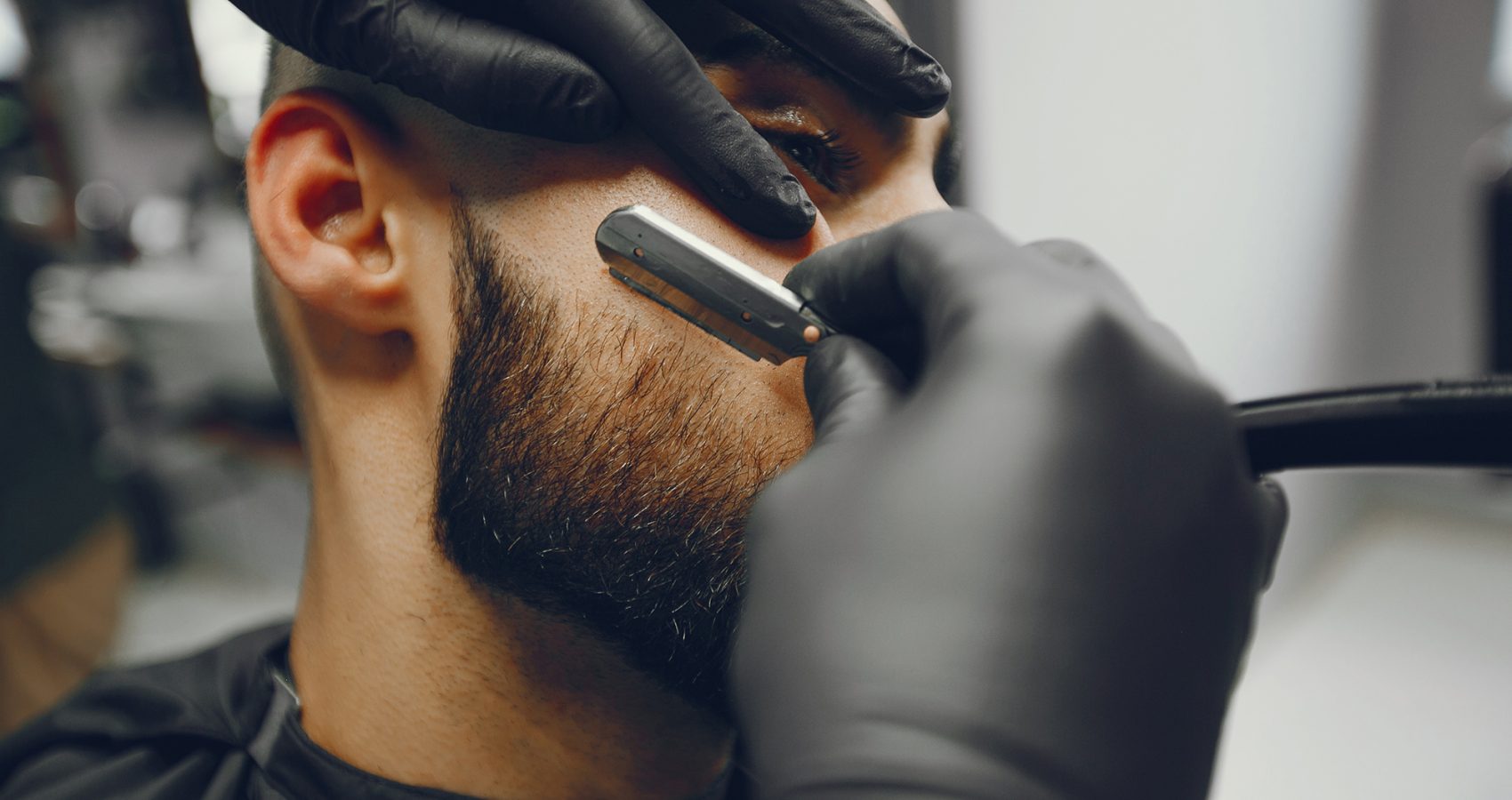 Maxime-homme-page-accueil-barbier-coiffeur--orfevres11