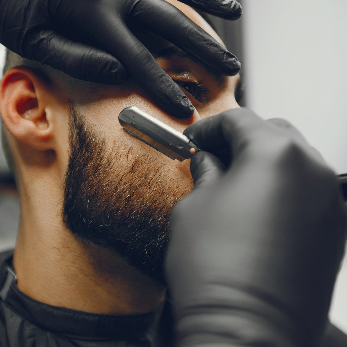 Maxime-homme-page-accueil-barbier-coiffeur--orfevres11