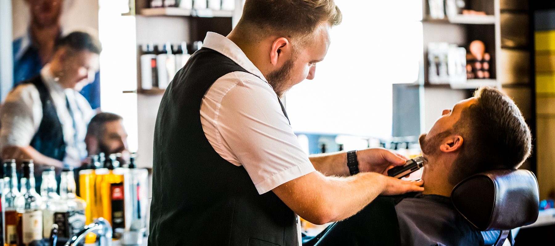 Maxime-homme-page-accueil-barbier-coiffeur--orfevres44